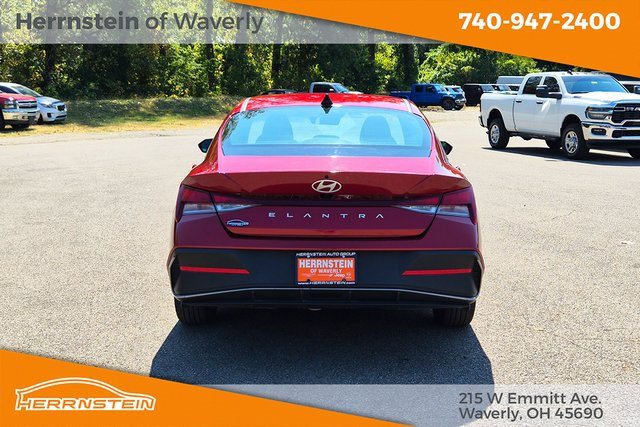 Used 2024 Hyundai Elantra SEL image 31
