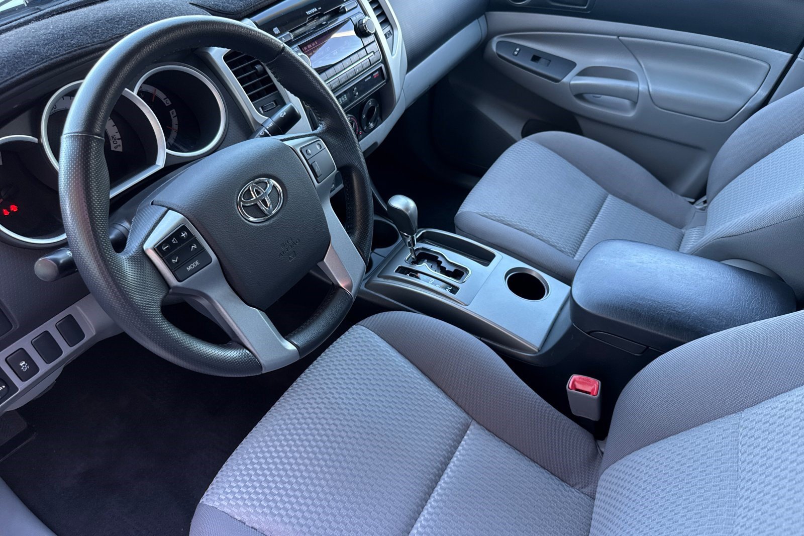 Used 2012 Toyota Tacoma PreRunner w/ SR5 Pkg RWD image 4
