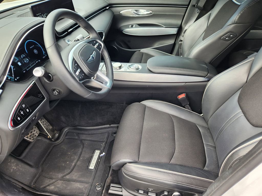 Used 2023 Genesis GV70 2.5T w/ Sport Prestige Package image 13