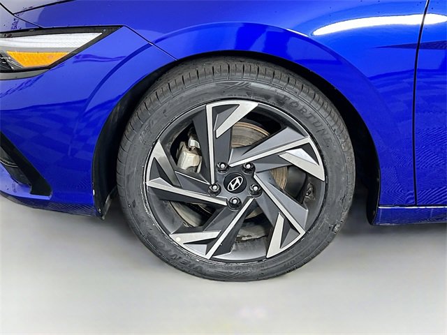 Used 2024 Hyundai Elantra Limited image 28