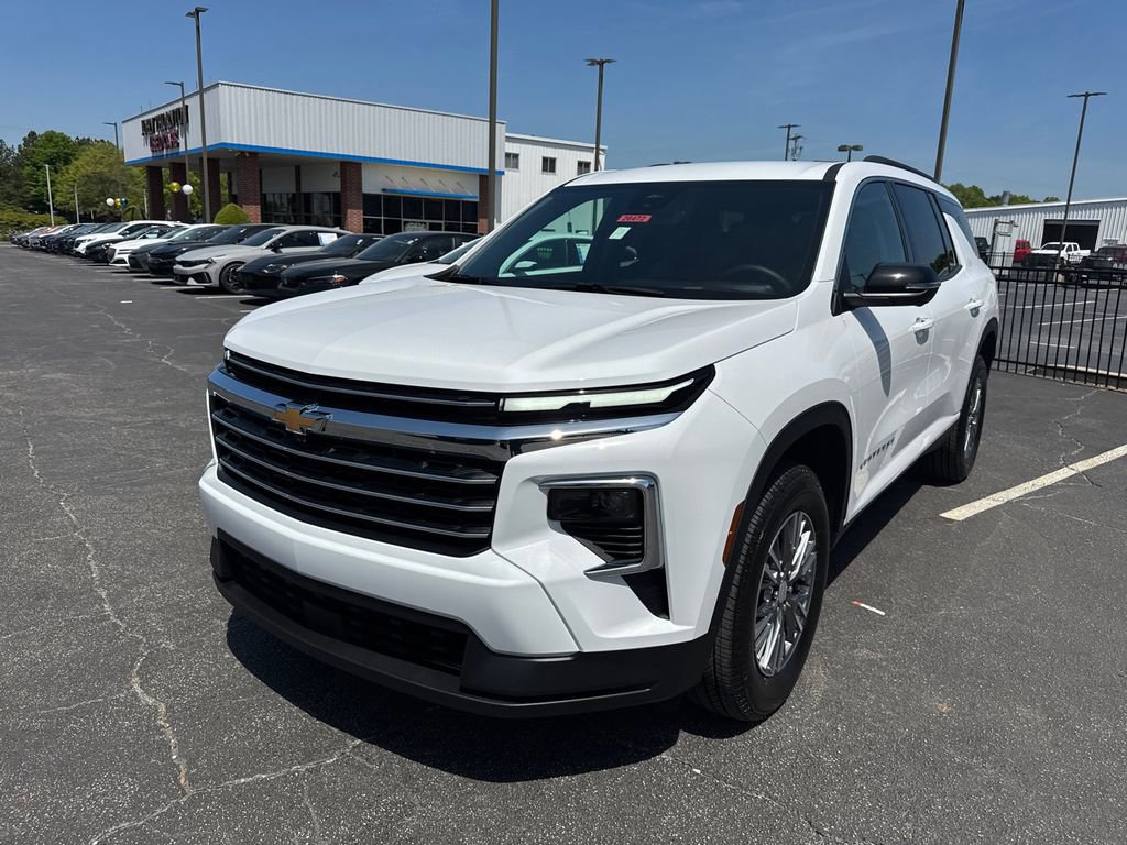 New 2026 Chevrolet Traverse LT w/ Driver Confidence Package FWD image 2