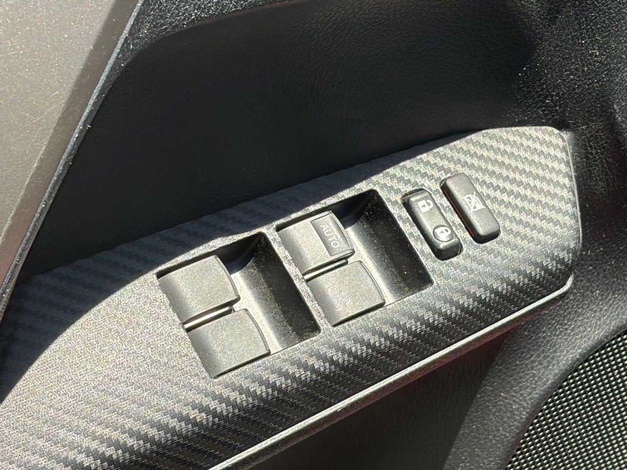 Used 2013 Toyota RAV4 XLE FWD image 6
