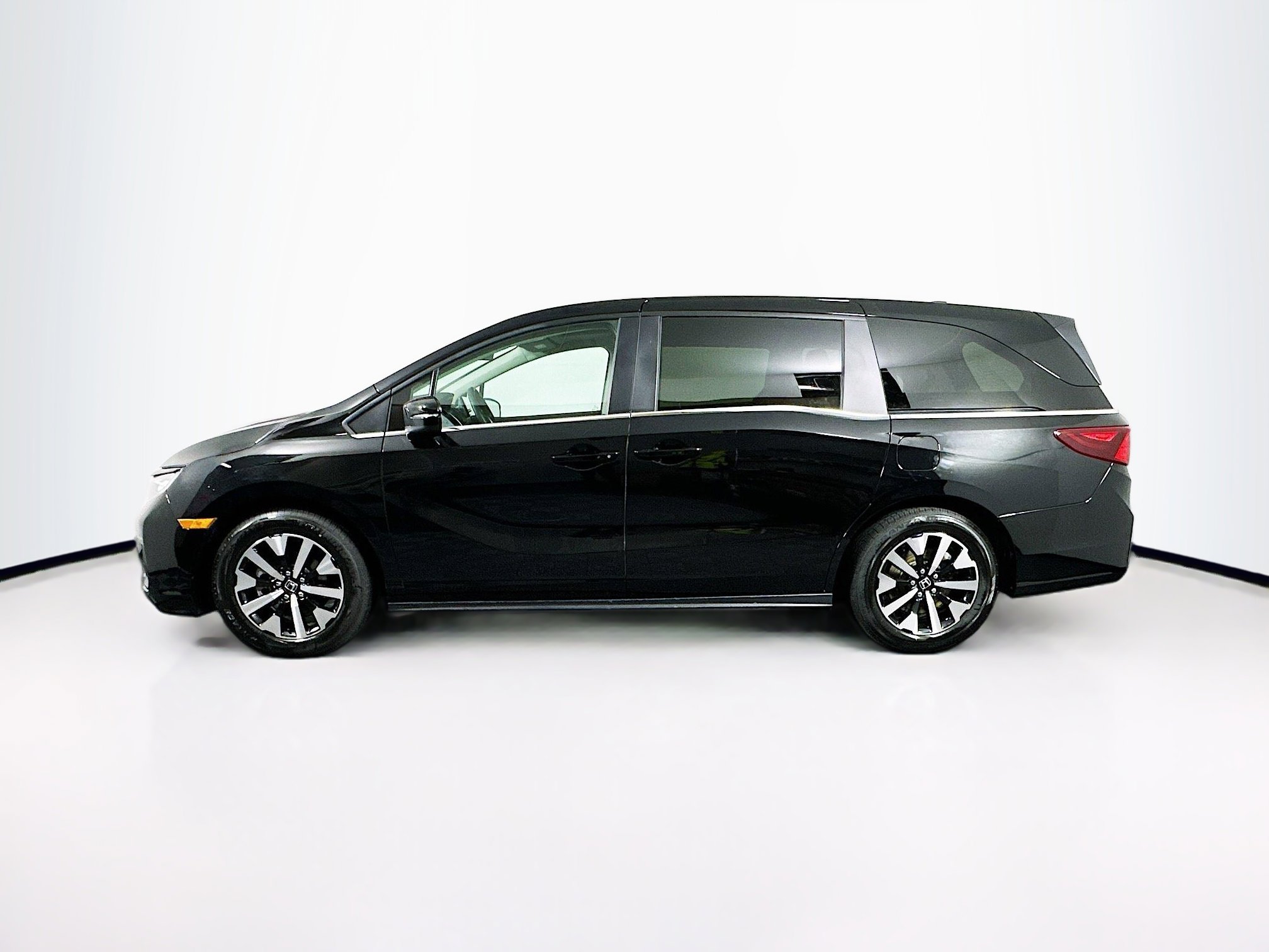 Used 2025 Honda Odyssey EX-L image 4