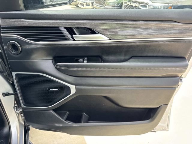 Used 2024 Jeep Wagoneer L Series II w/ Flexible Seating Group image 17