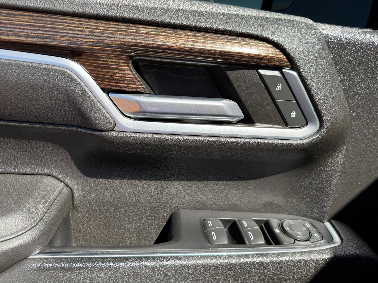 Used 2022 GMC Sierra 1500 Elevation w/ LPO, Elevation Black Package image 14