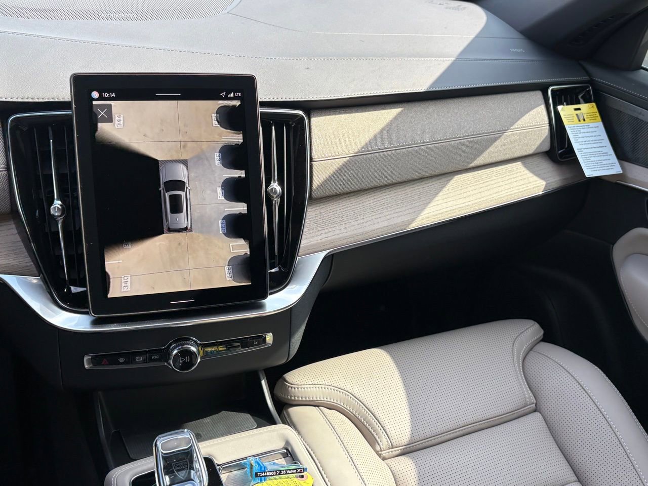 New 2026 Volvo XC90 B6 Ultra w/ Protection Package image 10