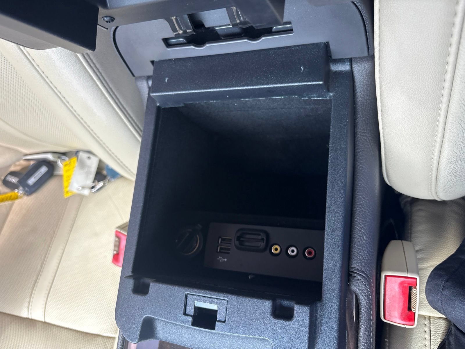 Used 2015 Lincoln MKS w/ Equipment Group 101A FWD image 33