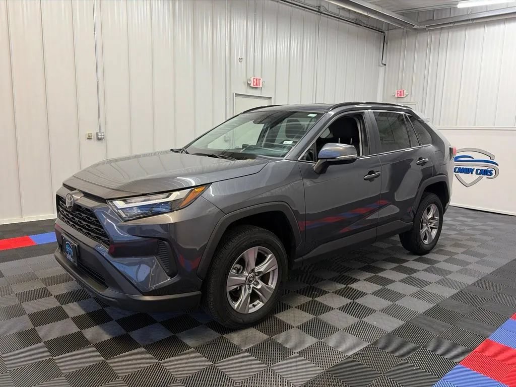 Used 2025 Toyota RAV4 XLE AWD/4WD image 7