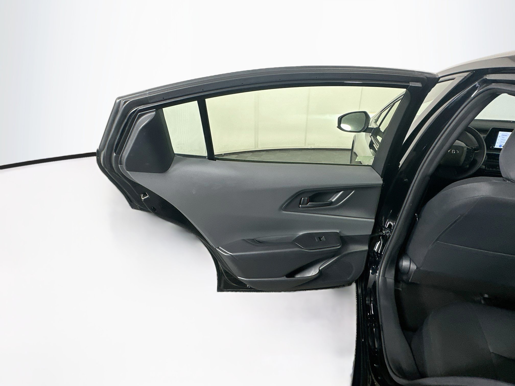 Used 2024 Toyota Prius LE FWD image 25