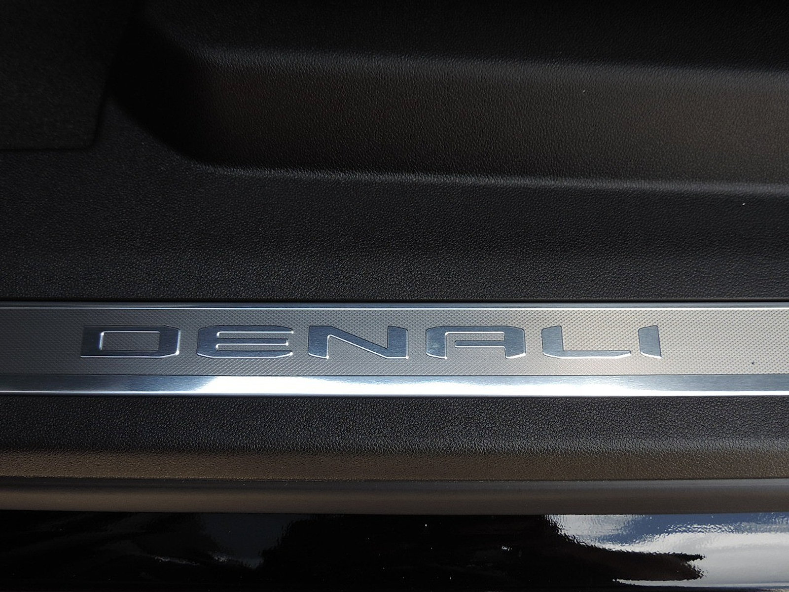 New 2026 GMC Yukon XL Denali w/ Denali Reserve Package AWD/4WD image 23