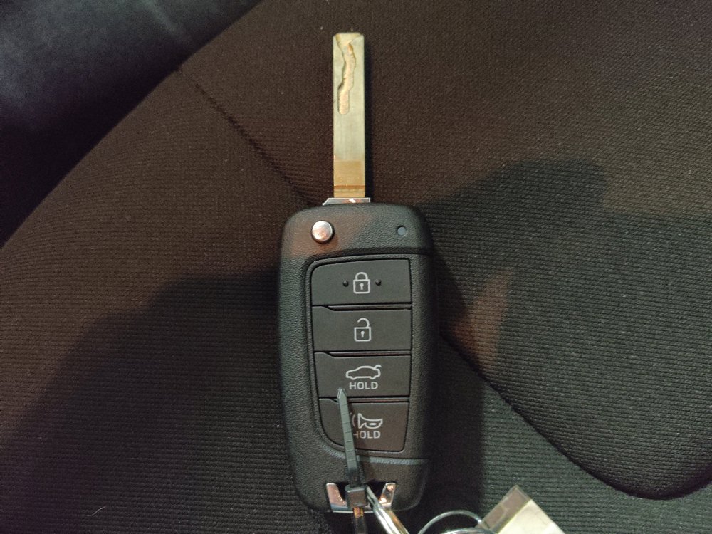 Used 2025 Hyundai Elantra SE w/ Cargo Package FWD image 32