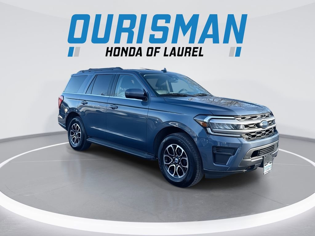 Used 2022 Ford Expedition XLT image 2