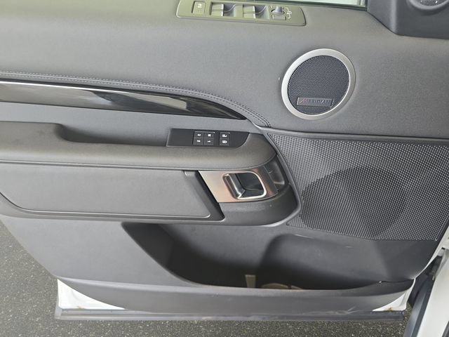 Certified 2025 Land Rover Discovery S AWD/4WD image 30