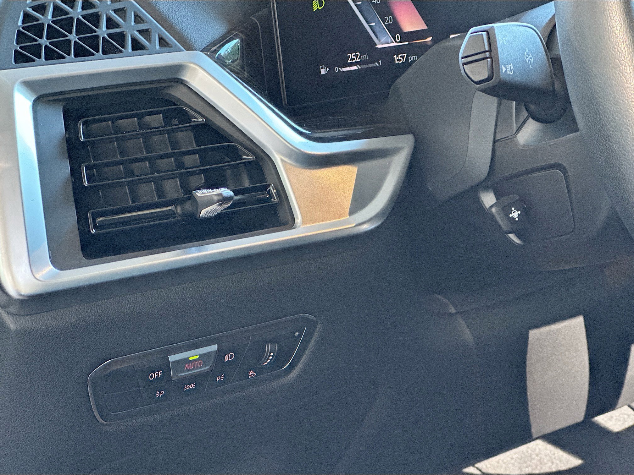 Certified 2023 BMW X7 xDrive40i image 10