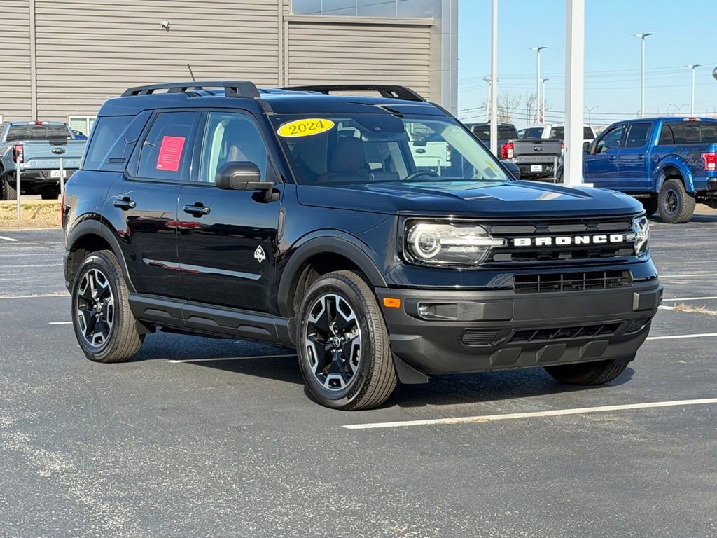 Used 2024 Ford Bronco Sport Outer Banks image 2