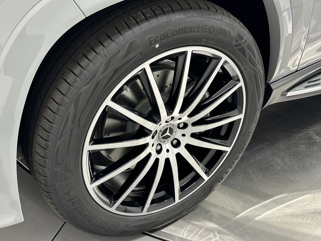 New 2026 Mercedes-Benz GLS 580 4MATIC image 13