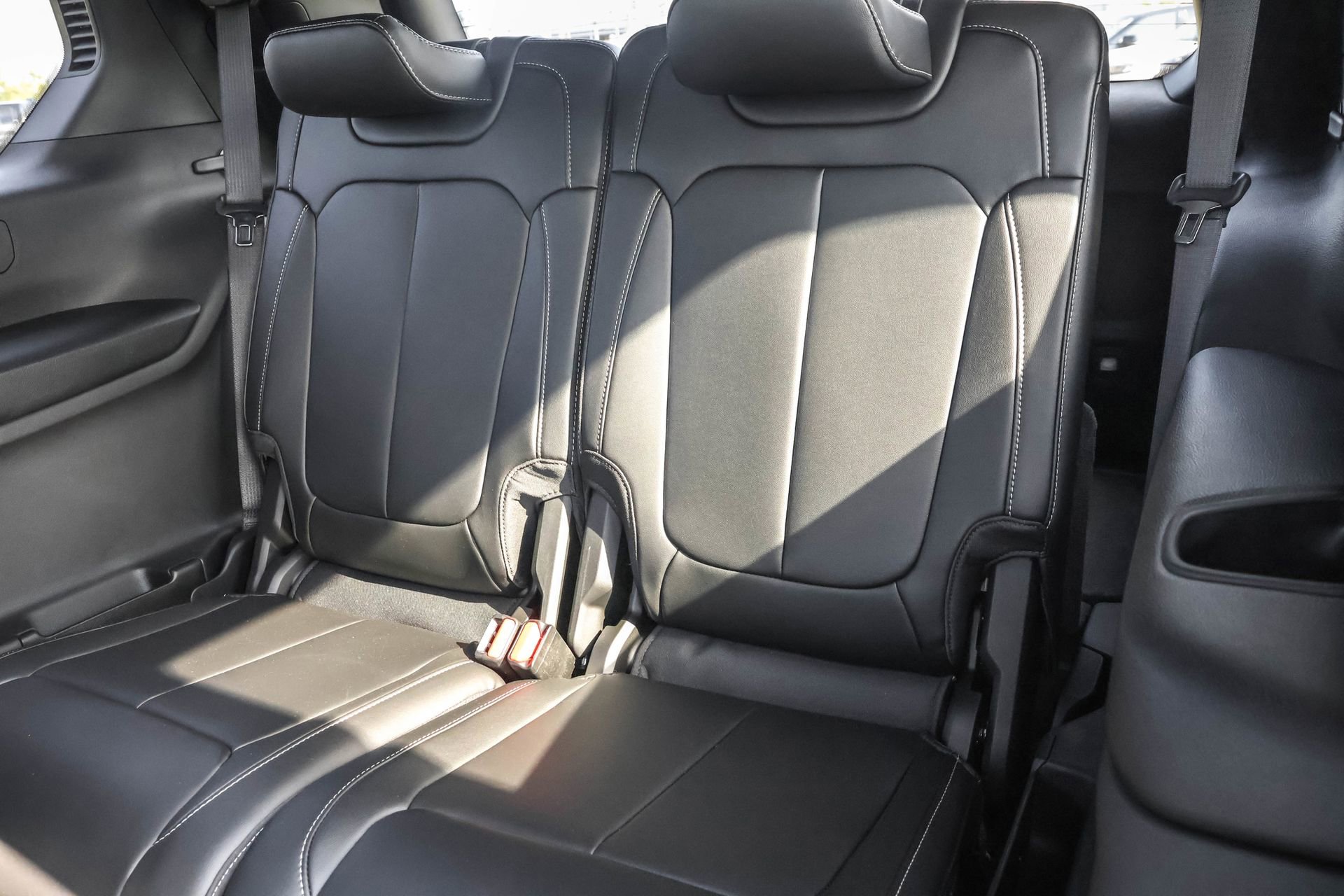 New 2025 Jeep Grand Cherokee L Limited w/ Black Appearance Package image 12