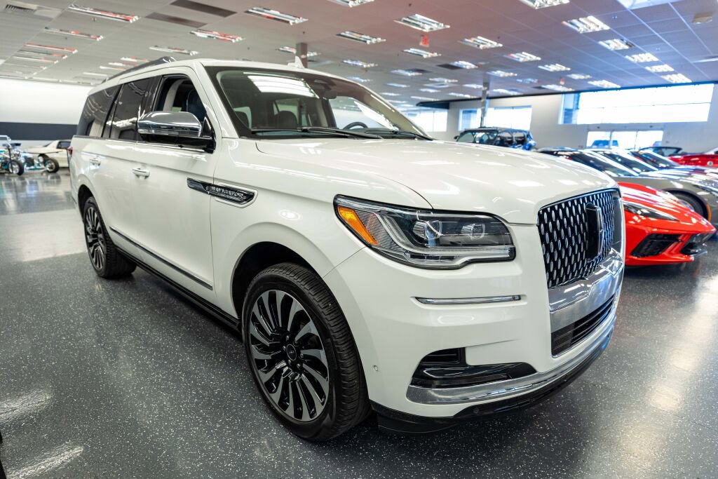 Used 2022 Lincoln Navigator Black Label image 4