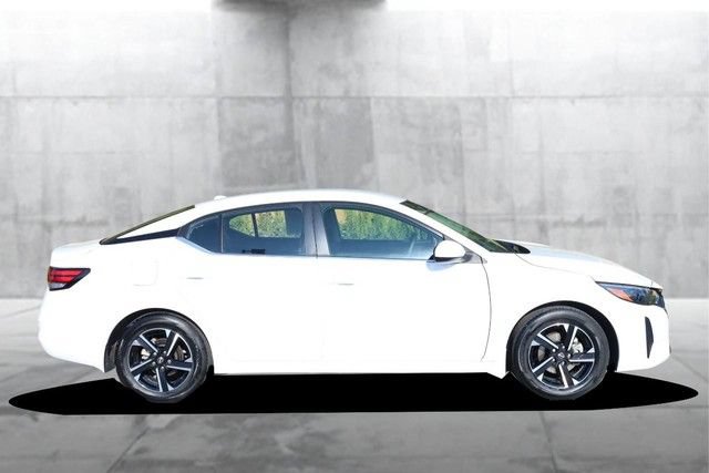 Certified 2025 Nissan Sentra SV FWD image 5