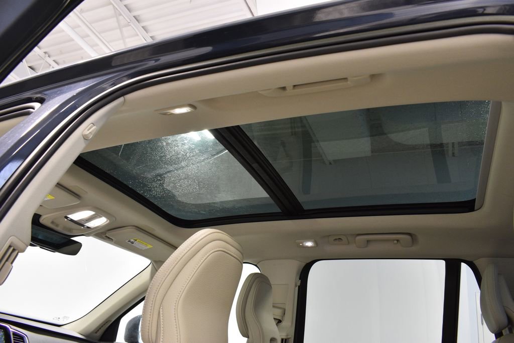 Used 2023 Volvo XC90 B5 Core image 3