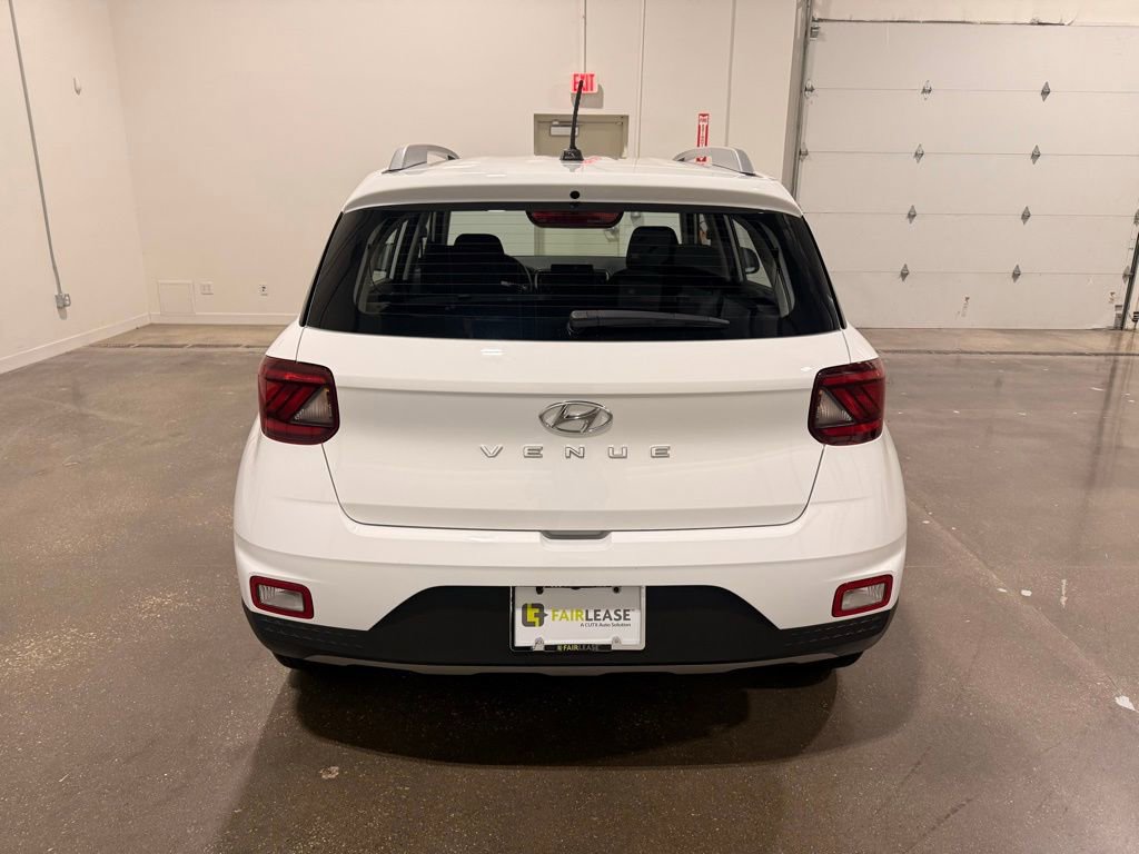 Used 2025 Hyundai Venue SEL FWD image 6