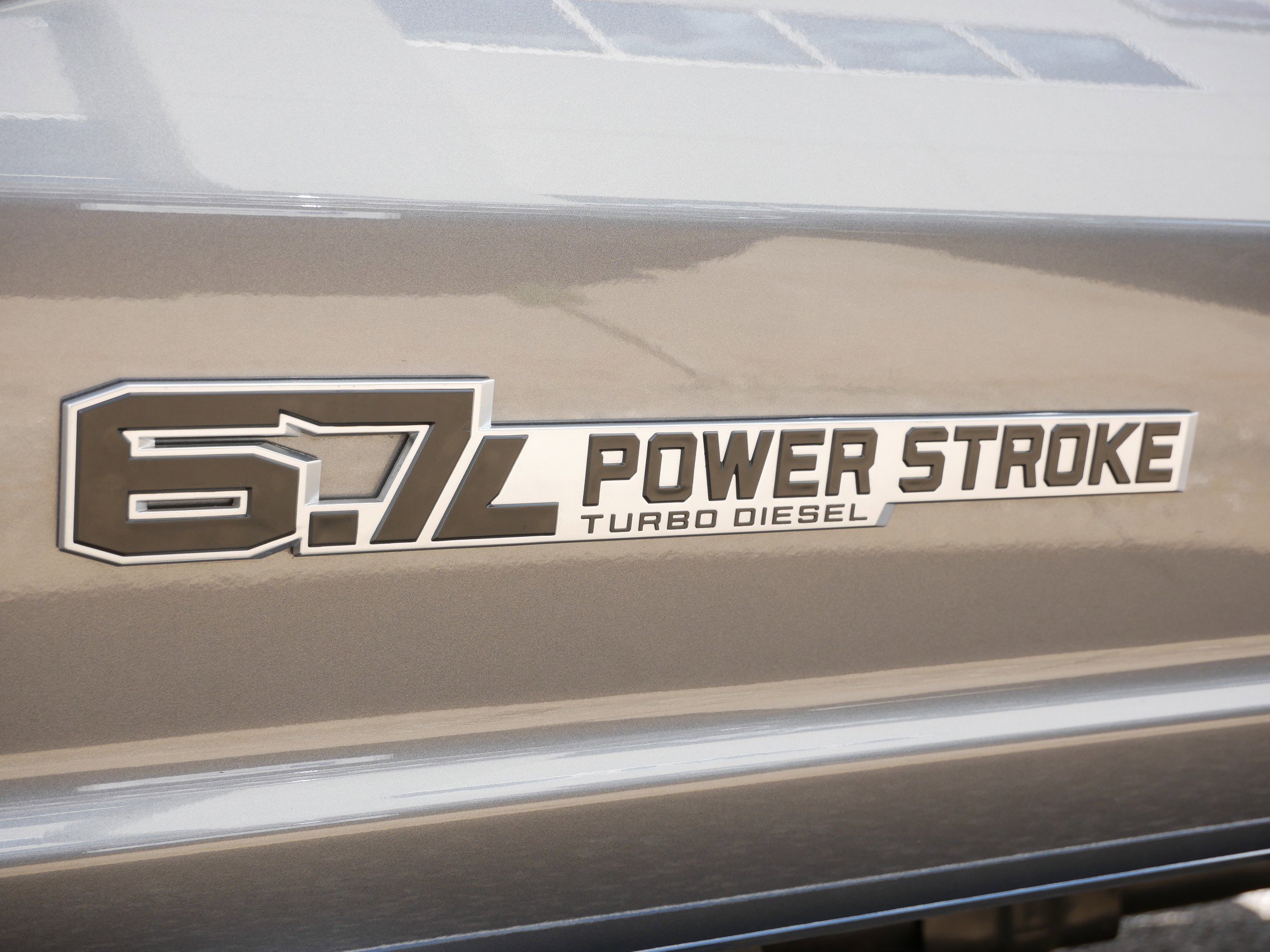 Used 2025 Ford F350 Lariat w/ FX4 Off-Road Package image 5