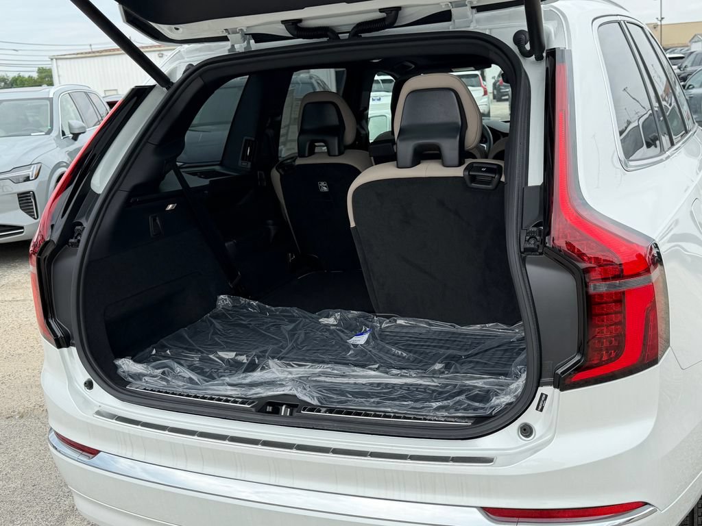 New 2026 Volvo XC90 B6 Plus w/ Protection Package Premier AWD/4WD image 13