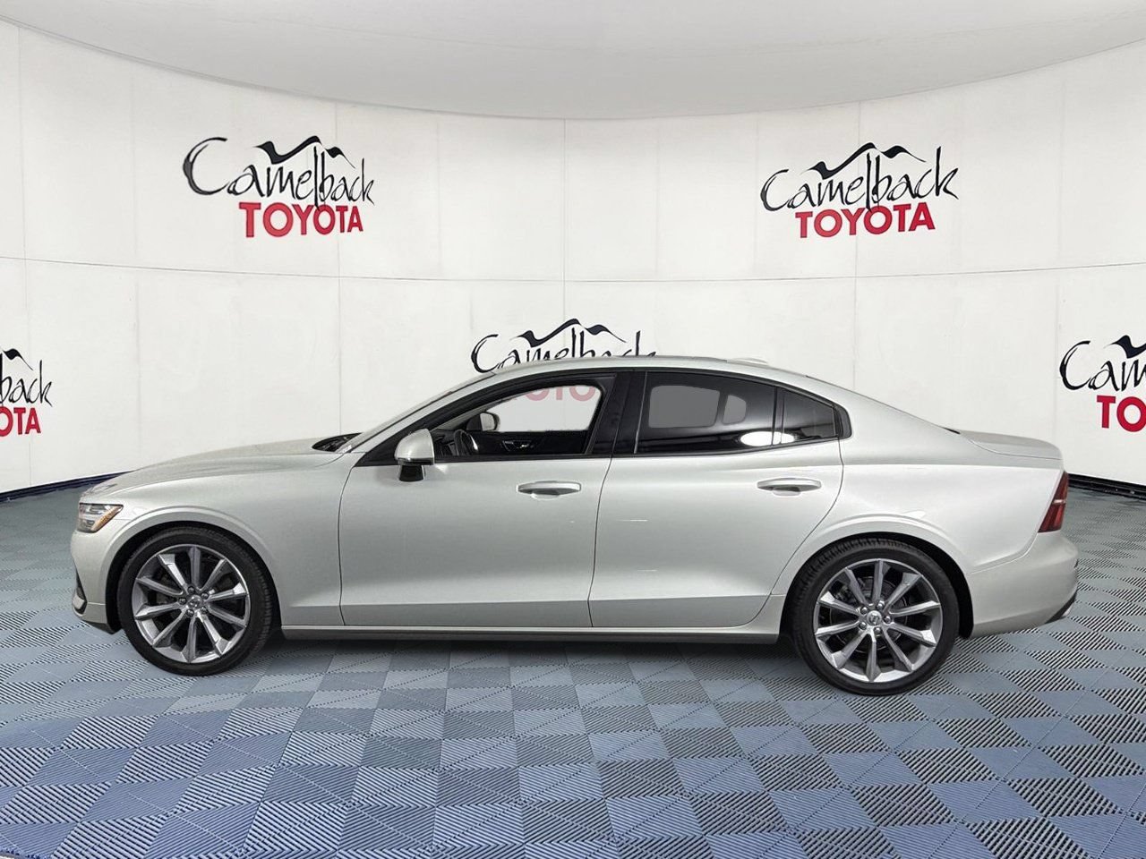 Used 2019 Volvo S60 T5 Momentum FWD image 5