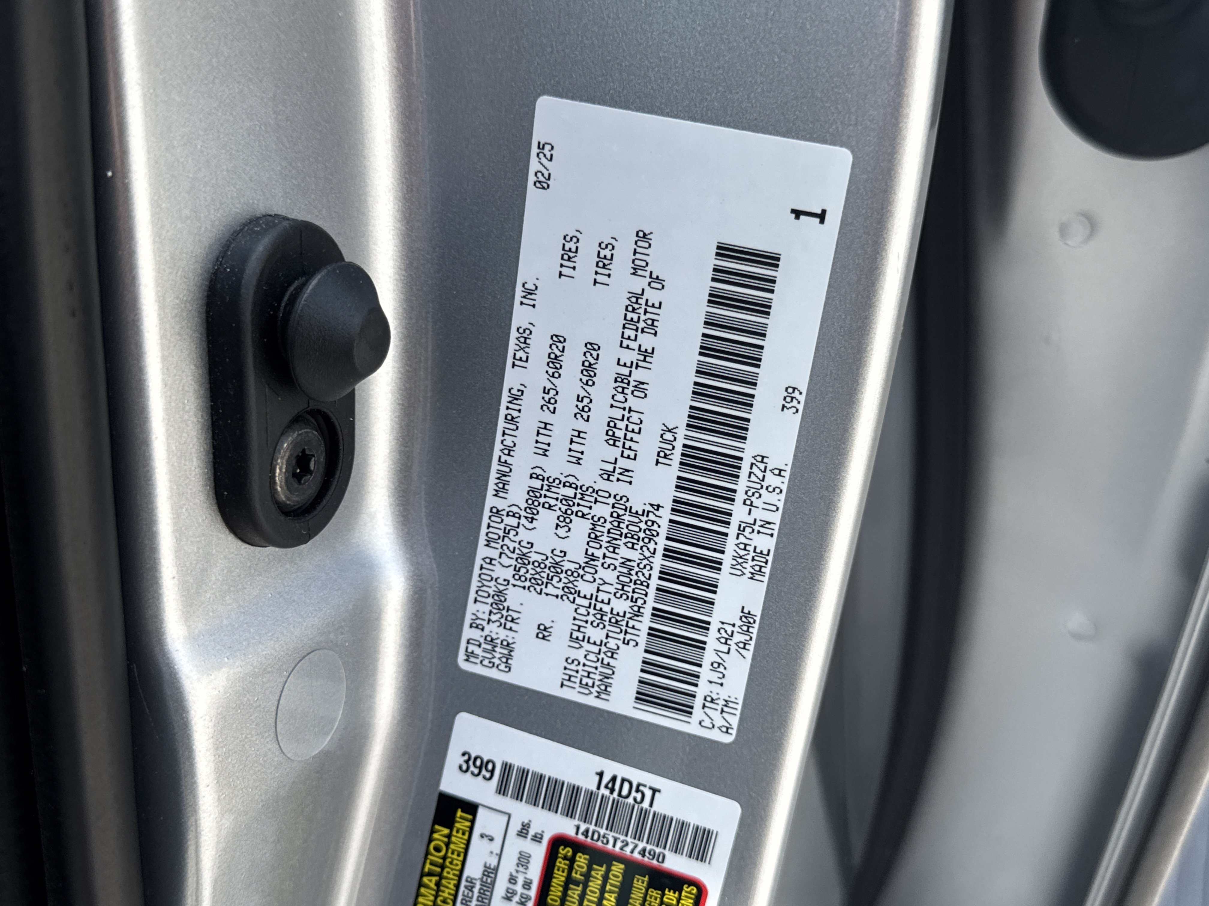 Used 2025 Toyota Tundra Platinum AWD/4WD image 33
