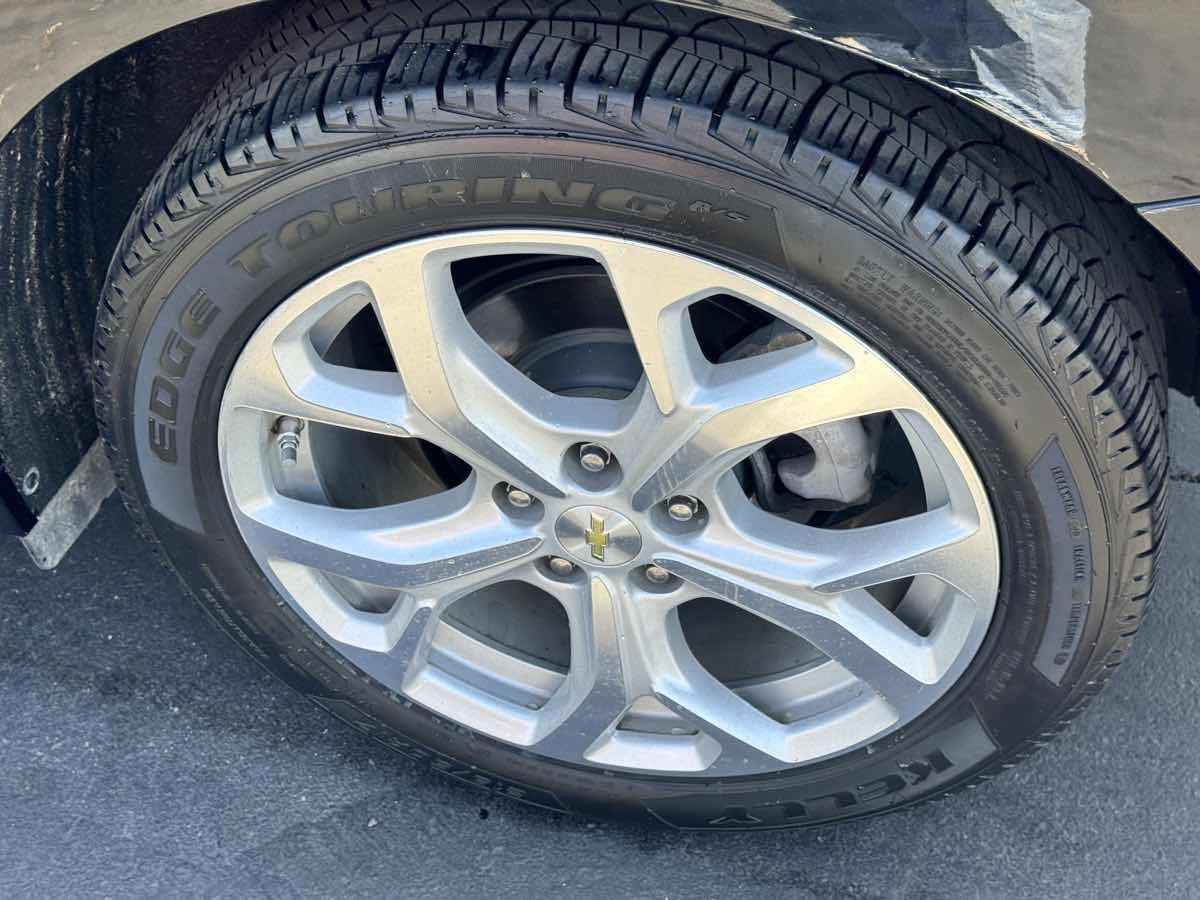 Used 2017 Chevrolet Volt Premier w/ Driver Confidence II Package FWD image 22