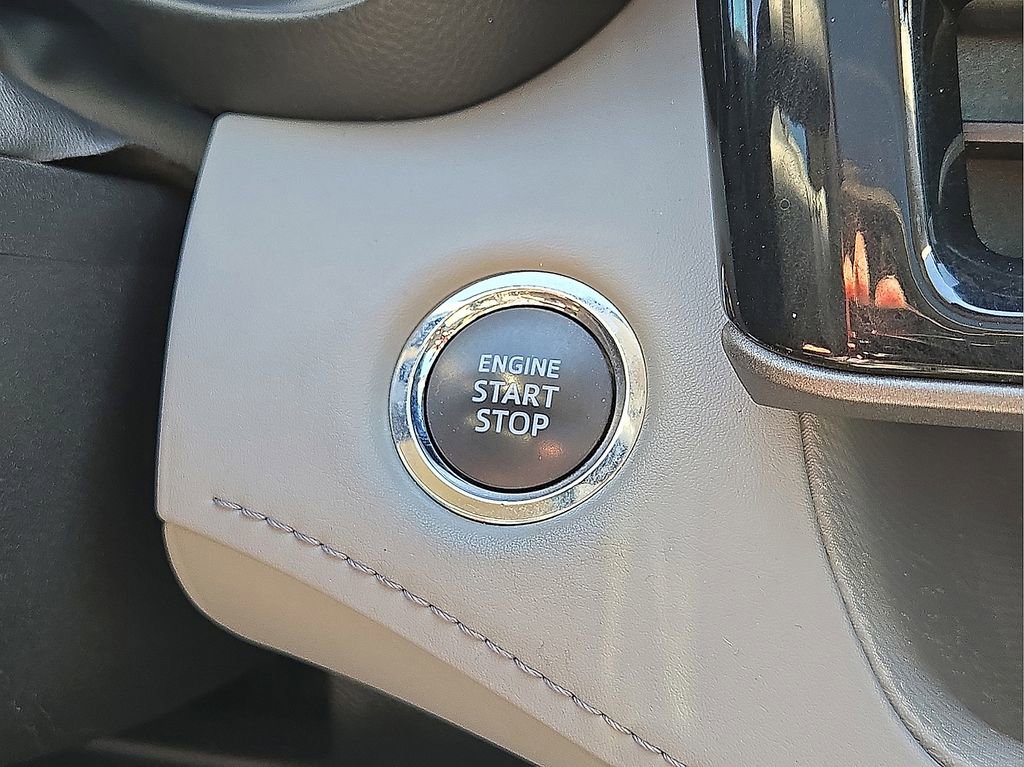 Used 2022 Toyota Highlander XLE image 32