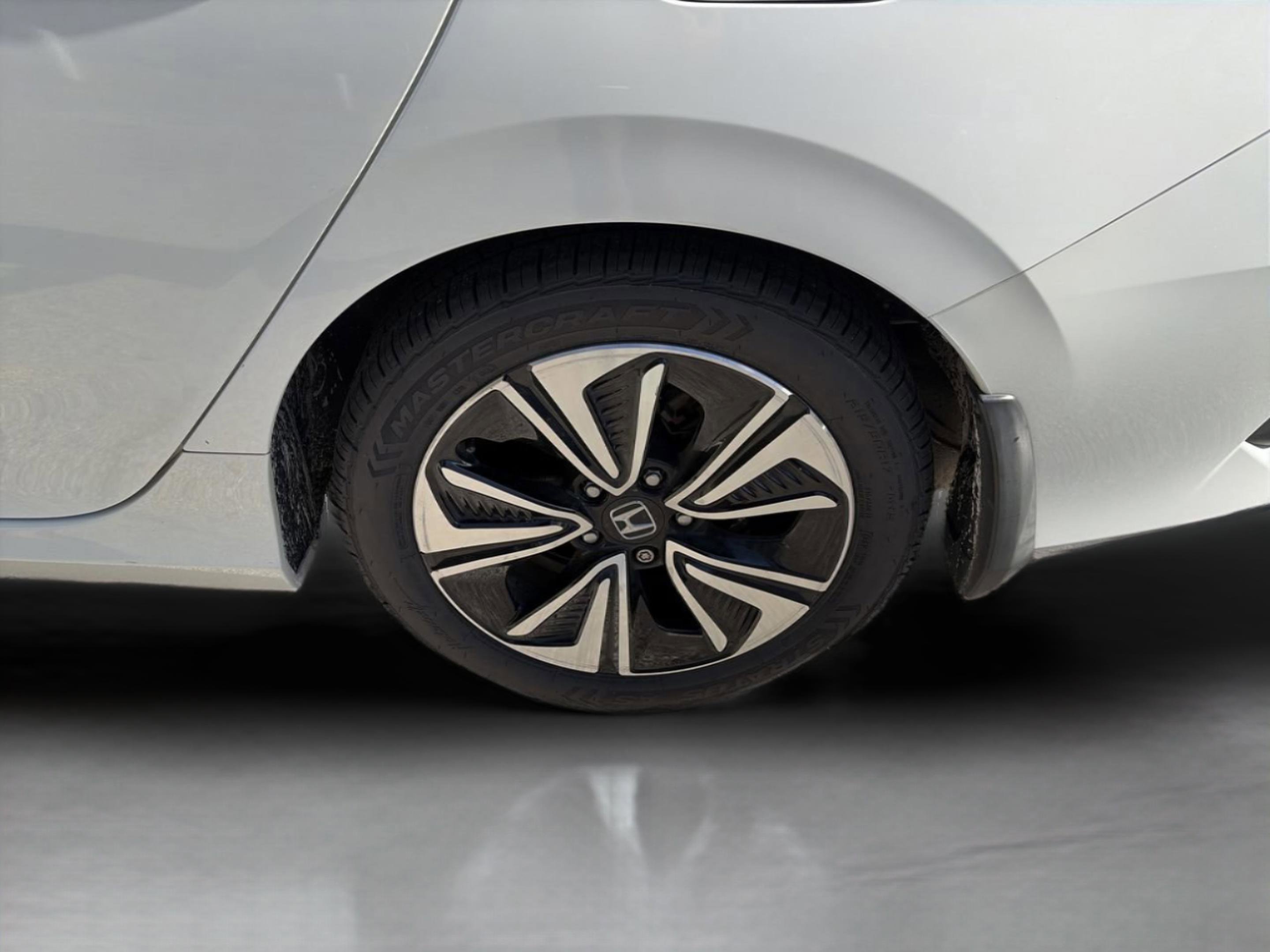 Used 2018 Honda Civic EX-L image 27