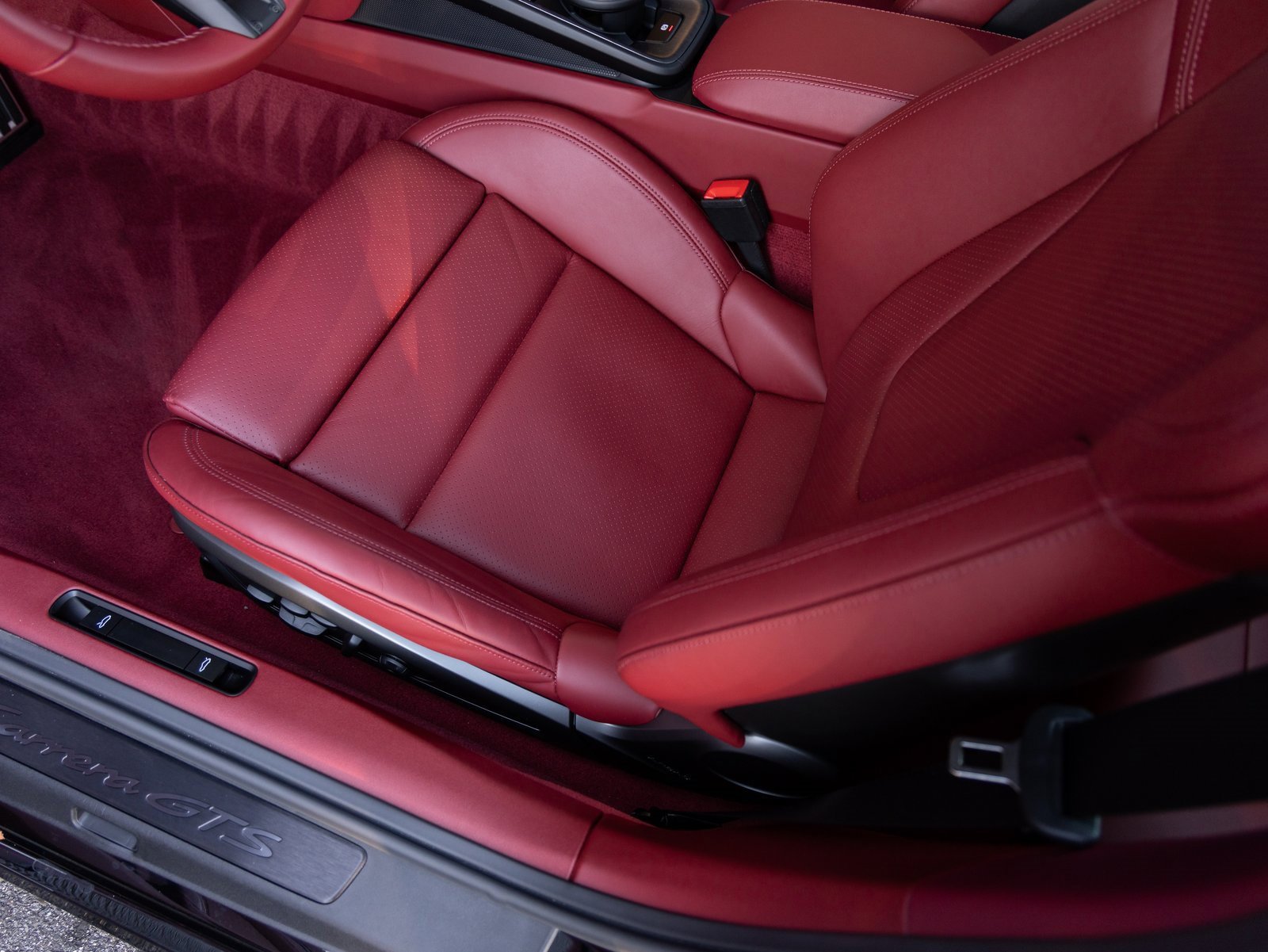 Used 2024 Porsche 911 Carrera GTS w/ Premium Package image 23