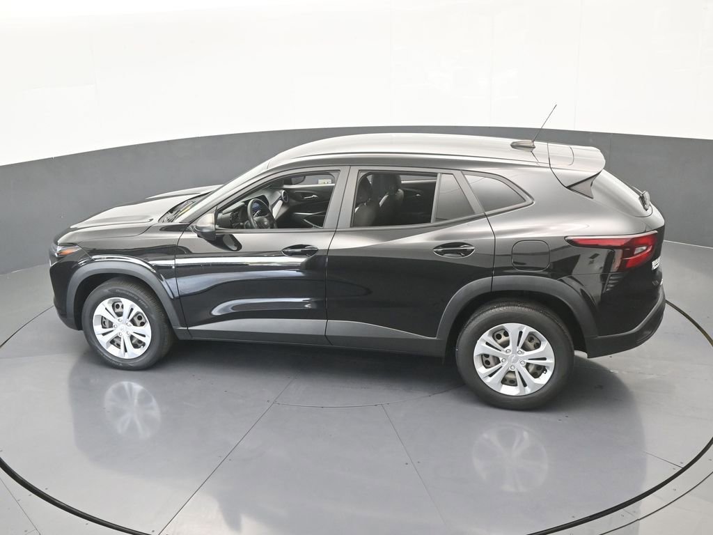 Used 2024 Chevrolet Trax LS image 47