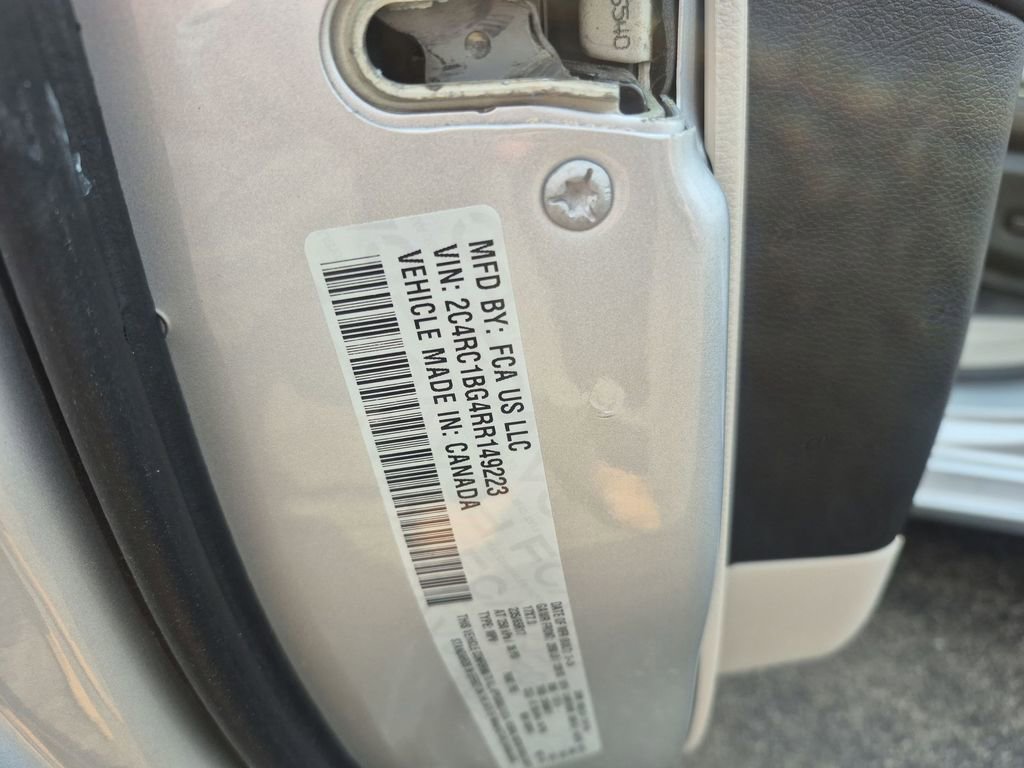 Used 2024 Chrysler Pacifica Touring-L FWD image 35