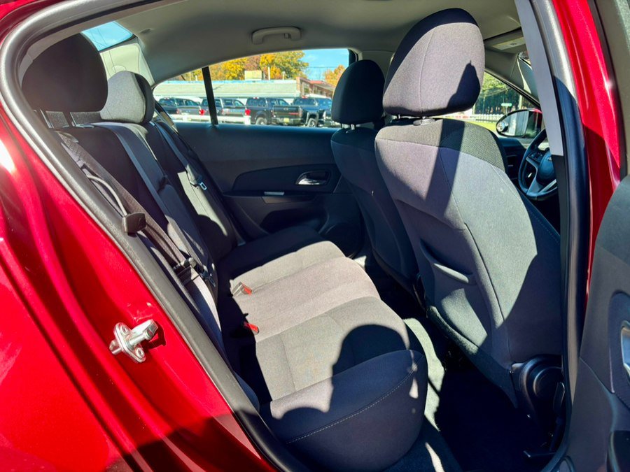 Used 2014 Chevrolet Cruze LT w/ Technology Package FWD image 16