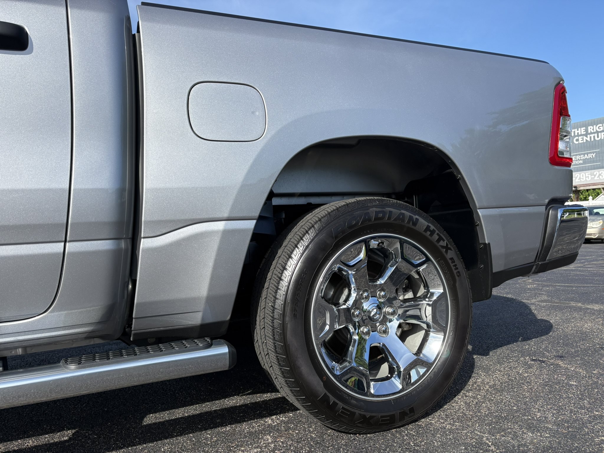Used 2023 RAM 1500 Big Horn AWD/4WD image 8