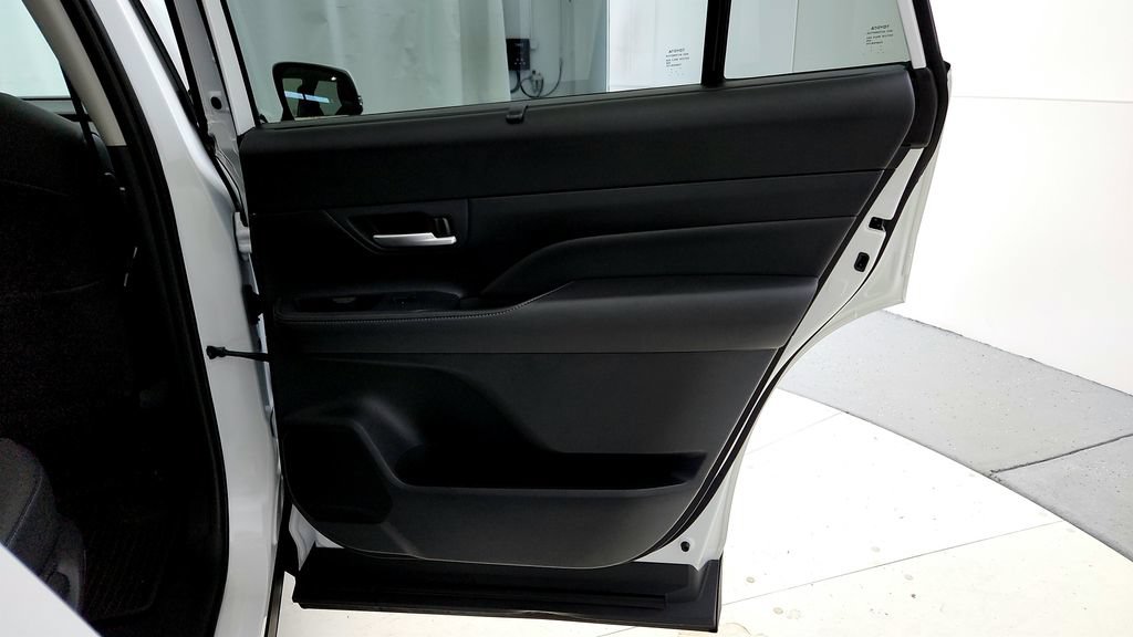 Certified 2025 Toyota Grand Highlander FWD image 26