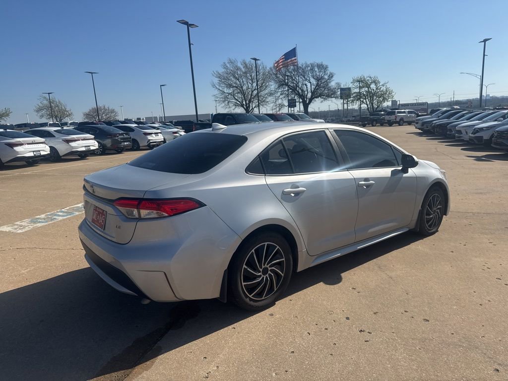 Used 2020 Toyota Corolla LE image 3