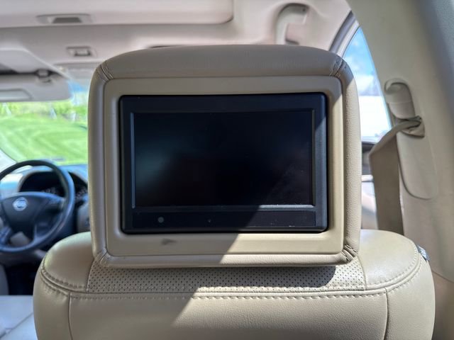 Used 2016 Nissan Pathfinder Platinum w/ Family Entertainment Package FWD image 39