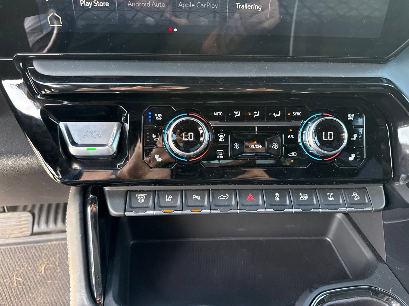 Used 2025 GMC Sierra 2500 AT4X AWD/4WD image 28