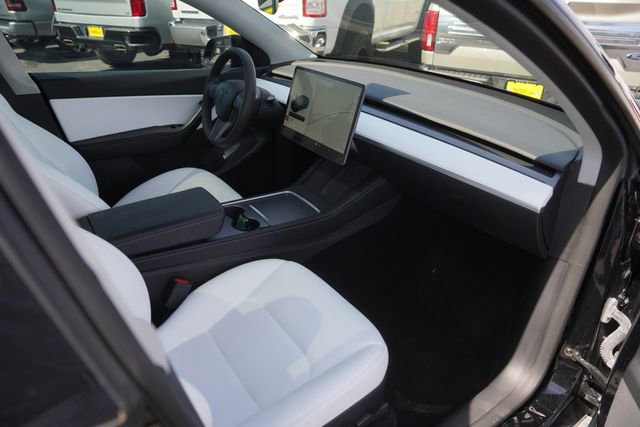 Used 2022 Tesla Model Y Performance image 18
