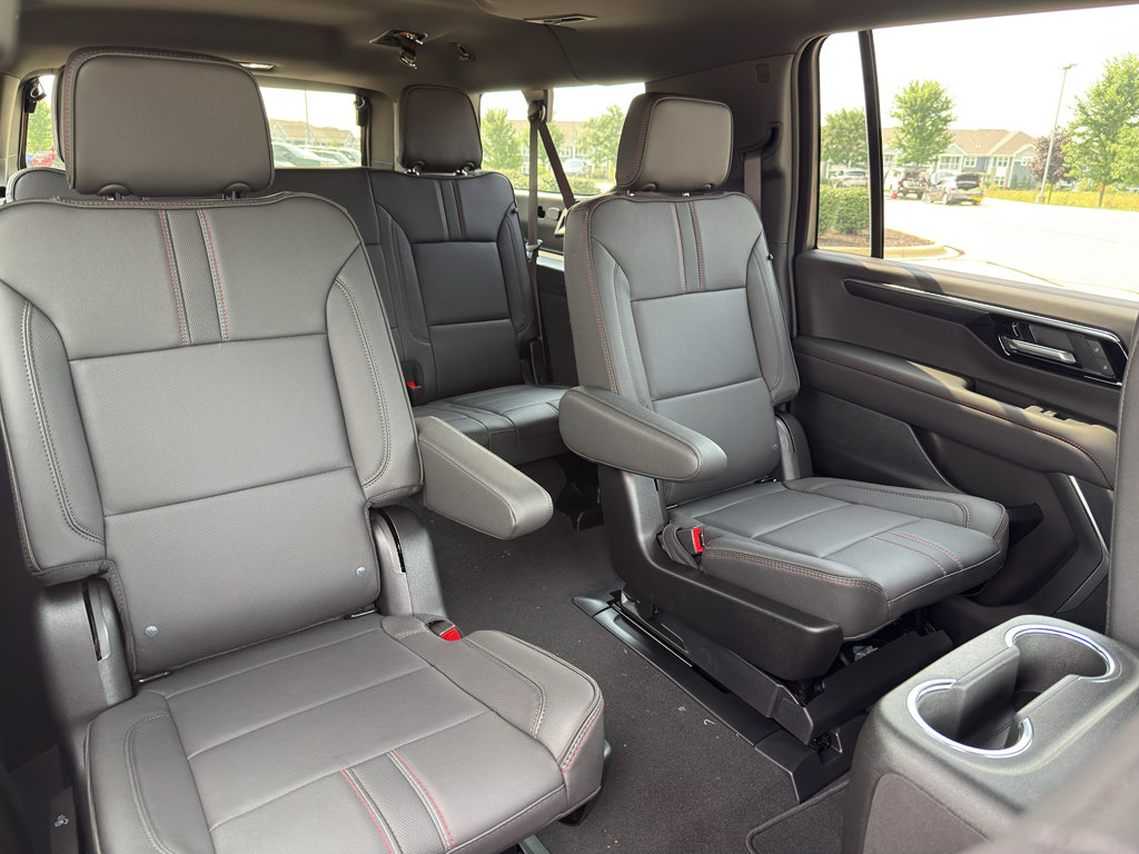 New 2026 Chevrolet Suburban RST w/ Comfort Package AWD/4WD image 45