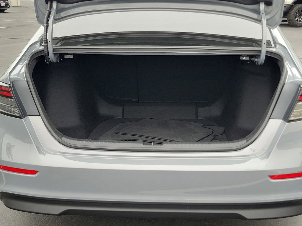 Certified 2025 Honda Accord SE image 9