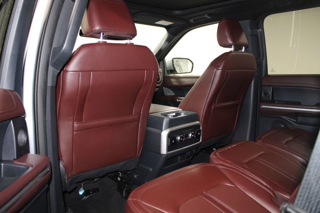 Used 2024 Ford Expedition Limited image 29