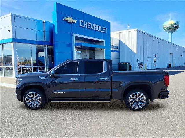 Used 2023 GMC Sierra 1500 Denali w/ Denali Reserve Package AWD/4WD image 7