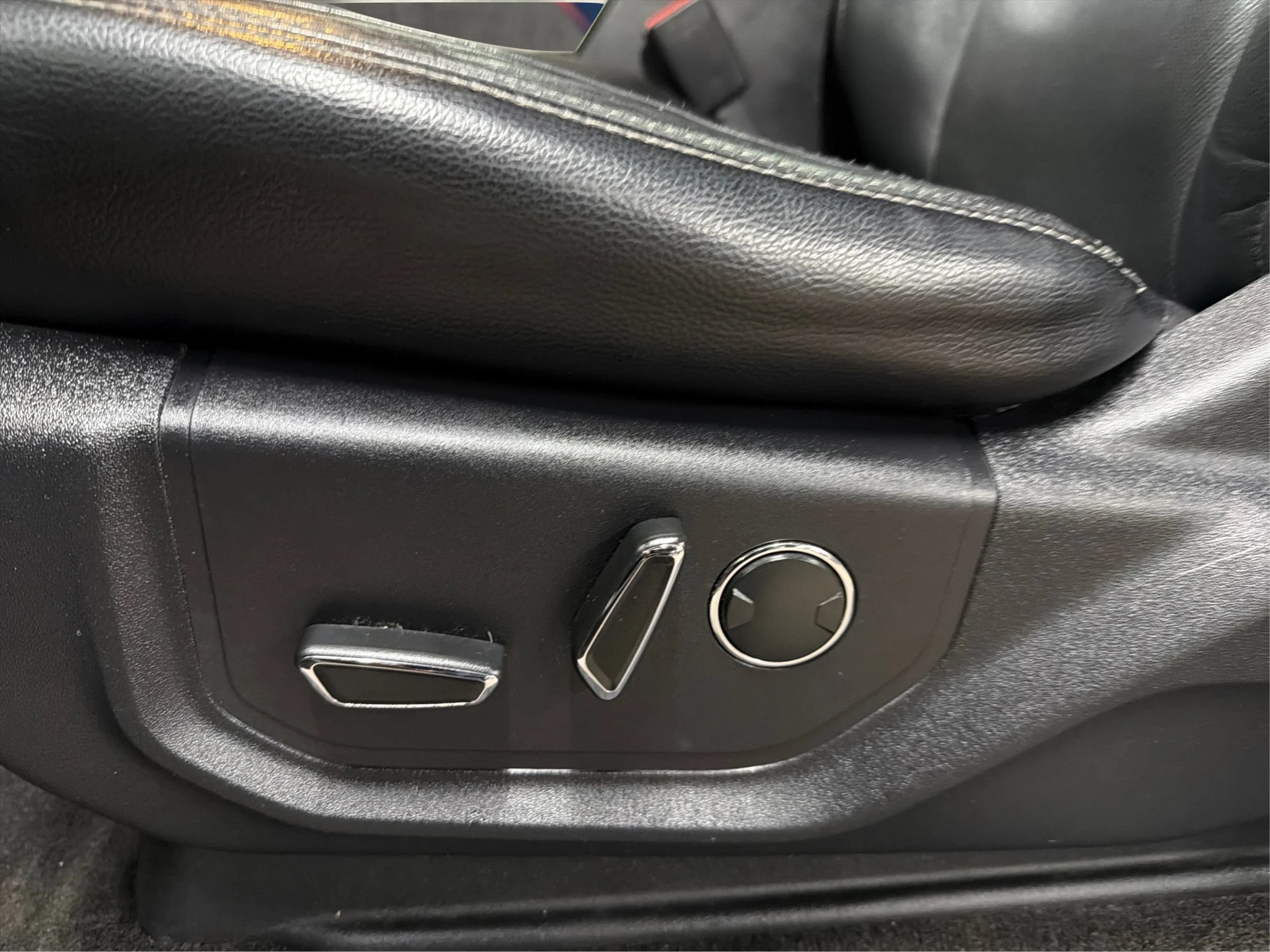 Used 2015 Ford F150 Lariat RWD image 31