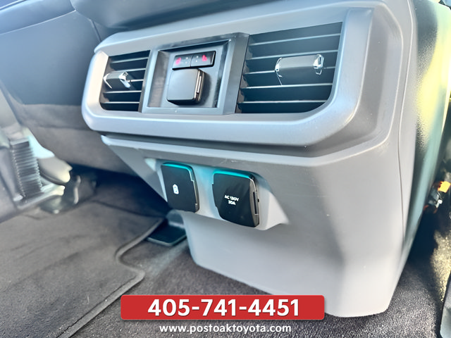 Used 2023 Ford F150 Lariat w/ Equipment Group 502A High AWD/4WD image 31