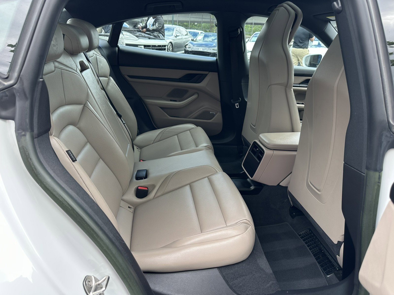 Used 2022 Porsche Taycan image 21