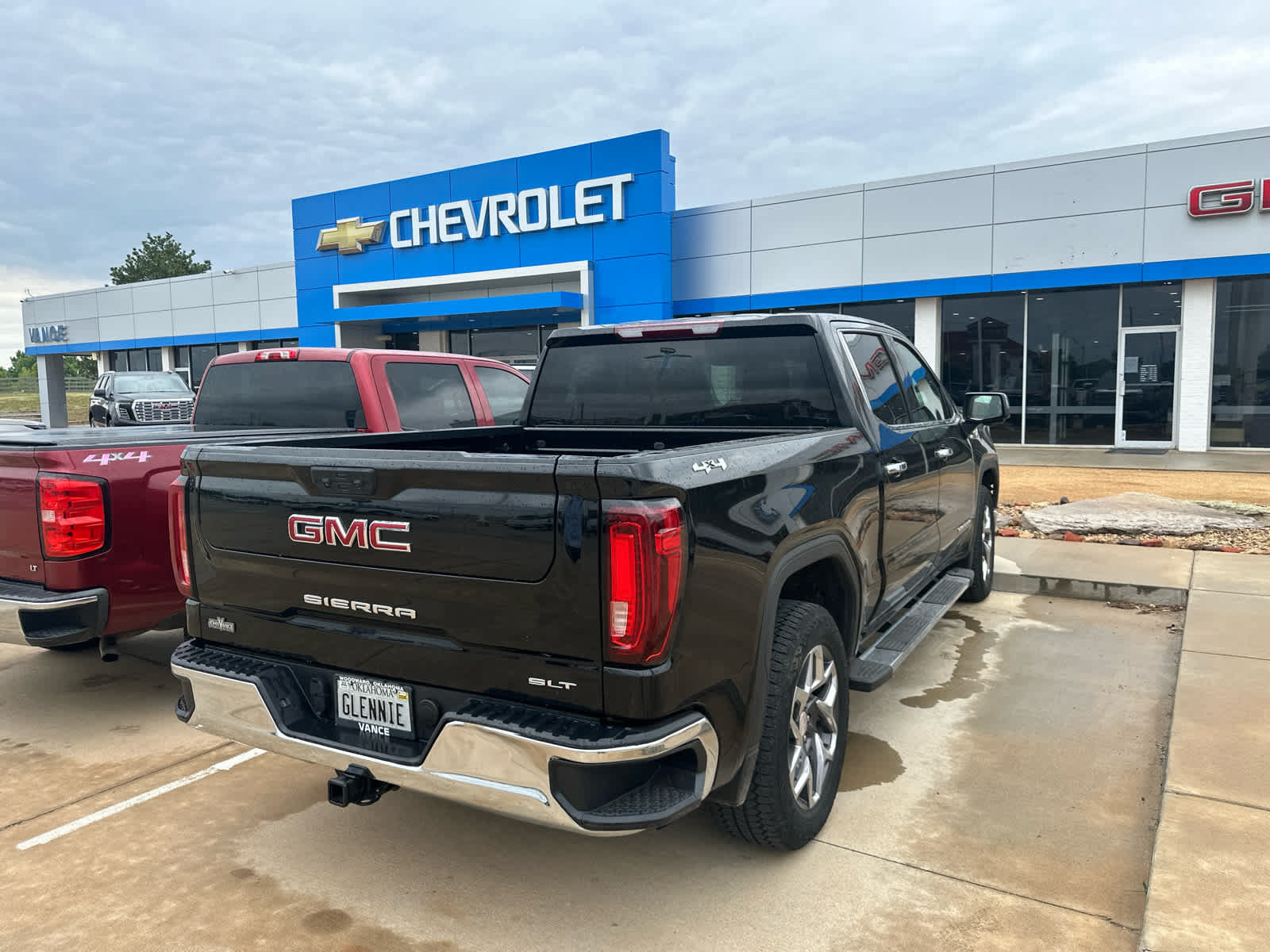Used 2024 GMC Sierra 1500 SLT w/ SLT Premium Package AWD/4WD image 4